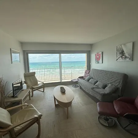 T3 Confortable Avec Balcon Et Vue Mer, - Fr-1-197-169